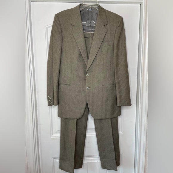 Brioni Other - Brioni Italian Cashmere & Wool Blend Herringbone 2 Piece Suit 40R